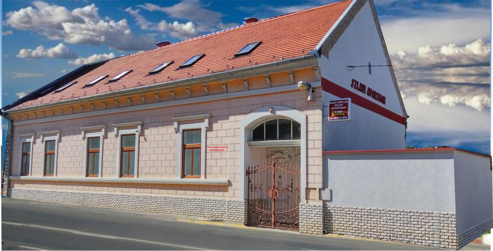 Szlavi Apartman Baja Exterior photo