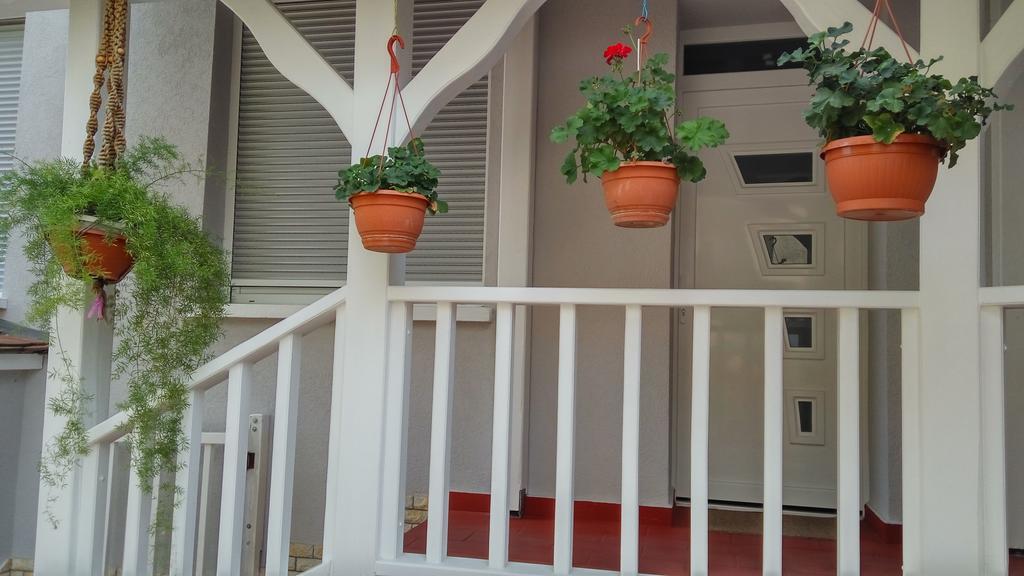 Szlavi Apartman Baja Exterior photo