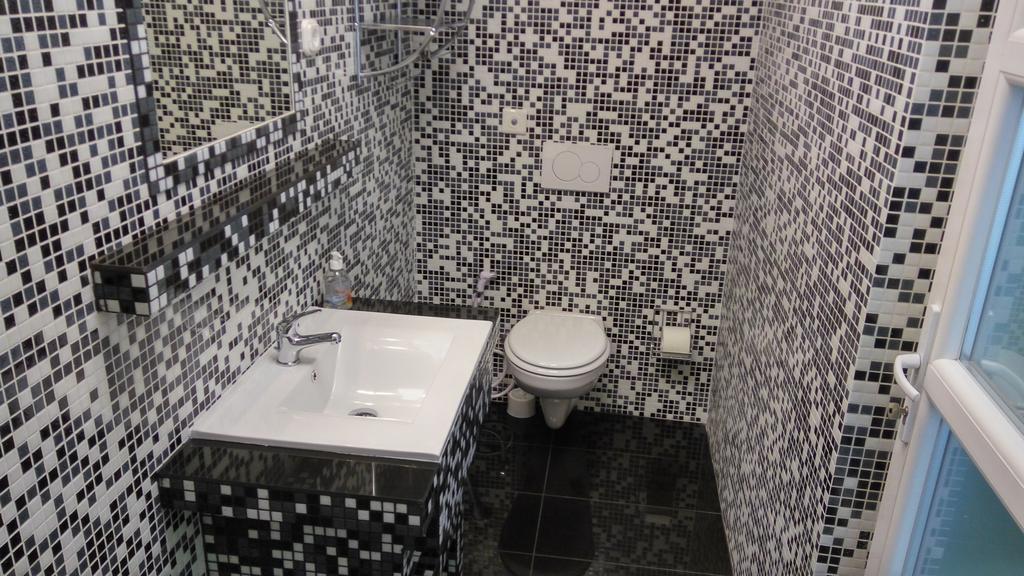 Szlavi Apartman Baja Exterior photo