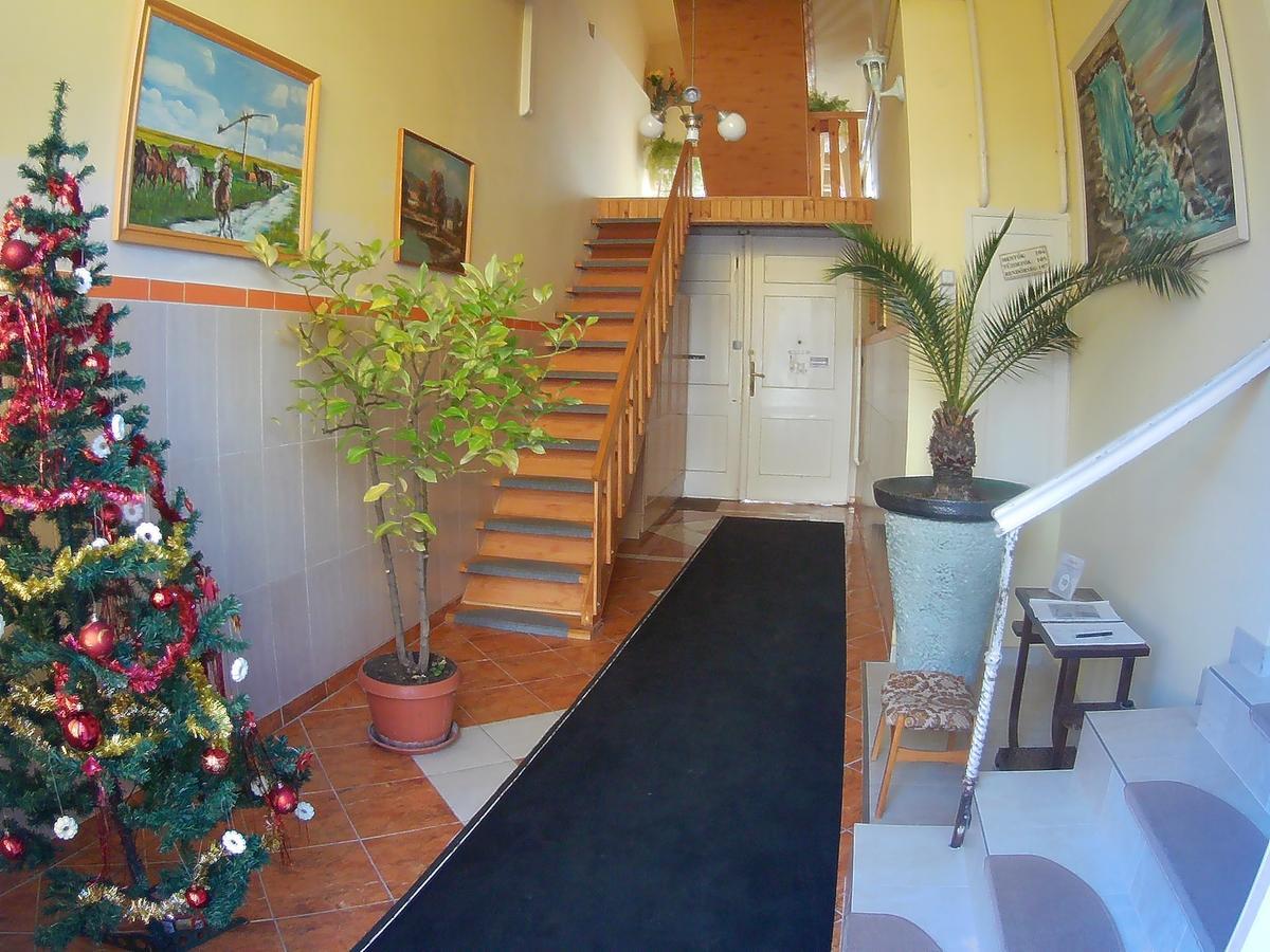 Szlavi Apartman Baja Exterior photo